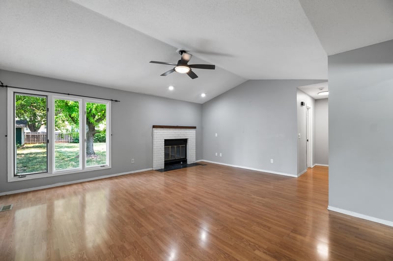 4034 Danbury St, Bel Aire, KS 67220