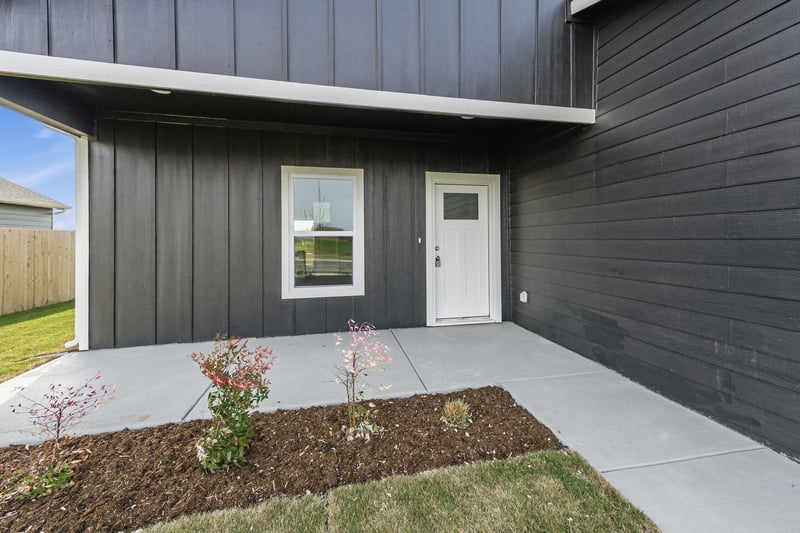 409 Woodstone St, Derby, KS 67037-7814