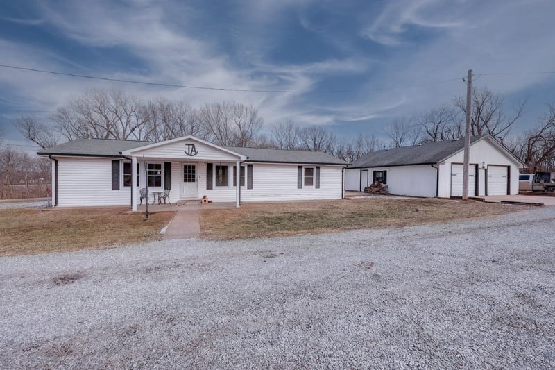 19421 Us Highway 160, Winfield, KS 67156