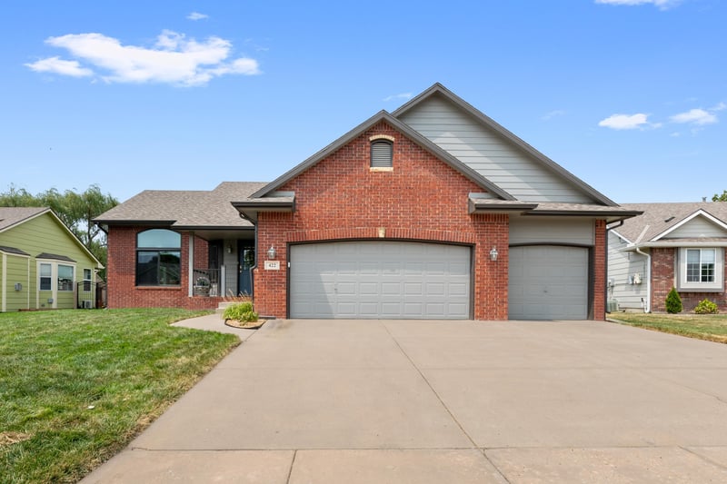 422 Cheyenne Ct, Kechi, KS 67067