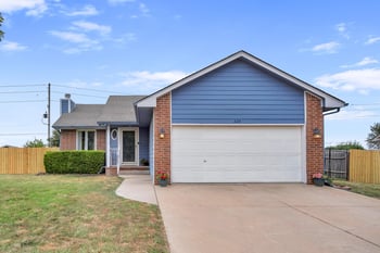 225 Windward , Newton, KS 67114