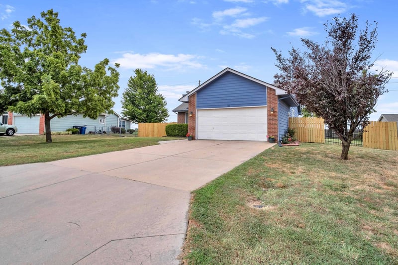 225 Windward , Newton, KS 67114