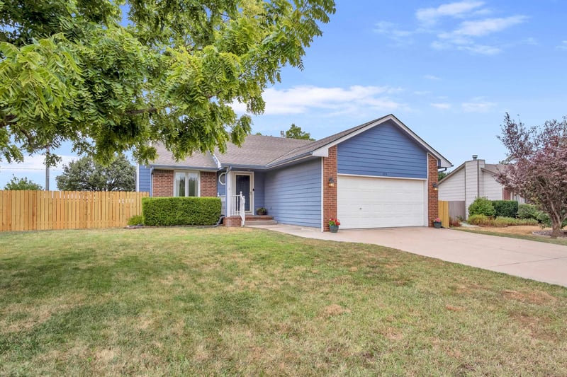 225 Windward , Newton, KS 67114