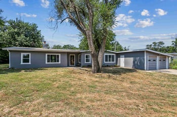 7433 Pattie St, Haysville, KS 67060