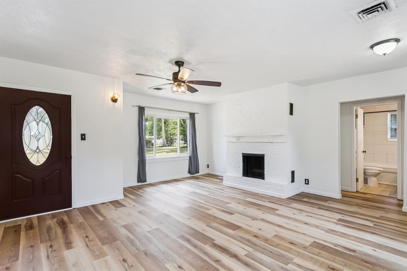 7433 Pattie St, Haysville, KS 67060