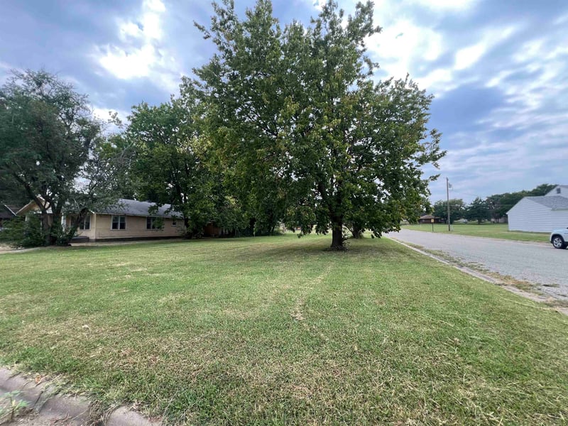 825 5th , Arkansas City, KS 67005
