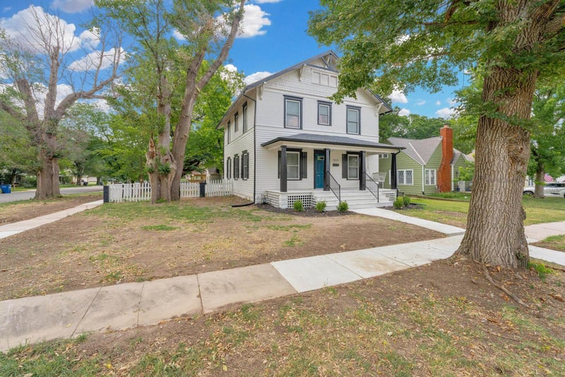 1028 Dearborn St, Augusta, KS 67010
