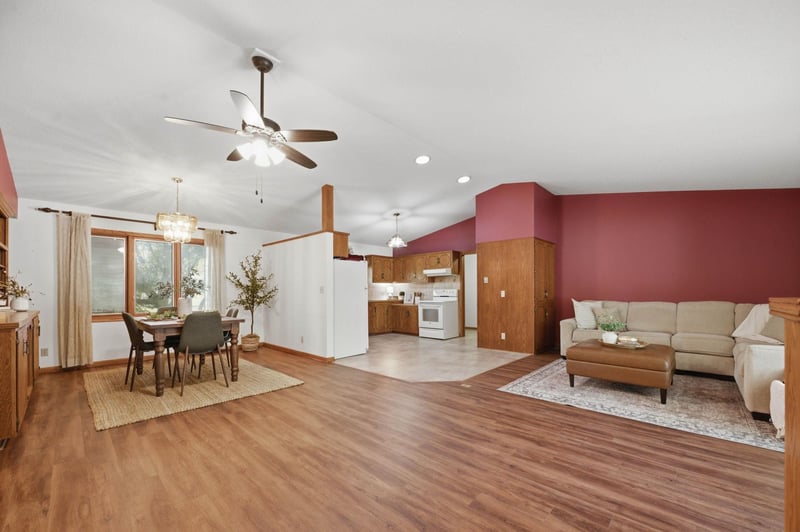 2905 Bluestem Ct, North Newton, KS 67117