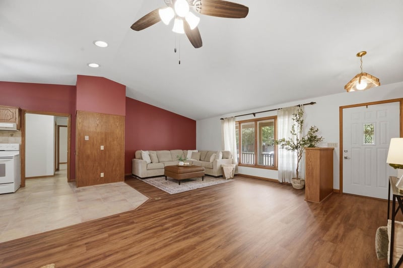 2905 Bluestem Ct, North Newton, KS 67117