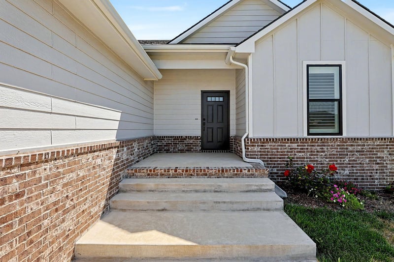 2640 S Clear Creek St, Wichita, KS 67230