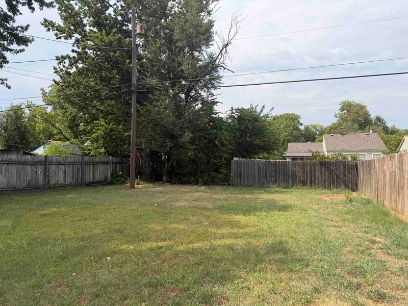 2228 Caroline Ave, Wichita, KS 67203