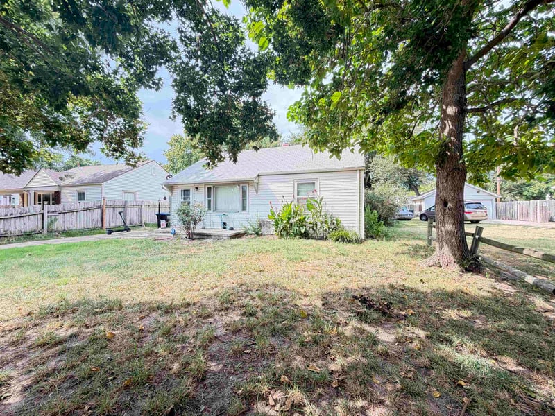 2228 Caroline Ave, Wichita, KS 67203