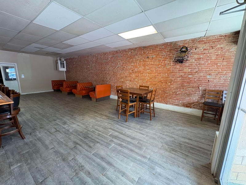 106 Main St, Medicine Lodge, KS 67104