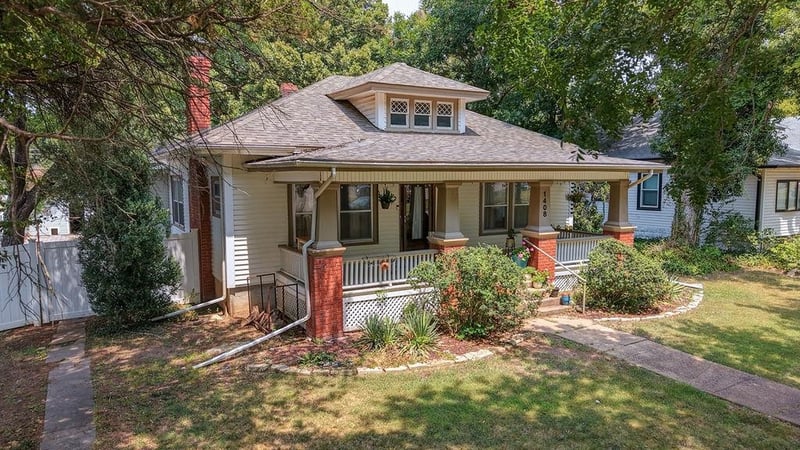 1408 6th , Winfield, KS 67156