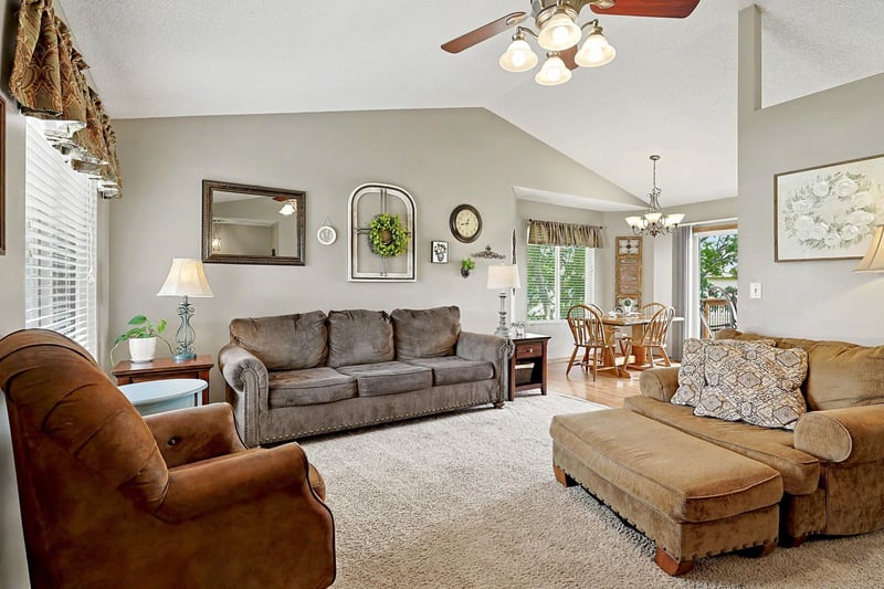 1724 Amber Ridge Pl, Derby, KS 67037