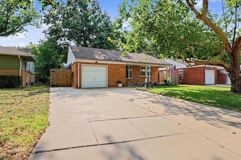 1032 Fabrique , Wichita, KS 67218