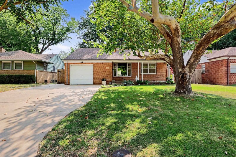 1032 Fabrique , Wichita, KS 67218
