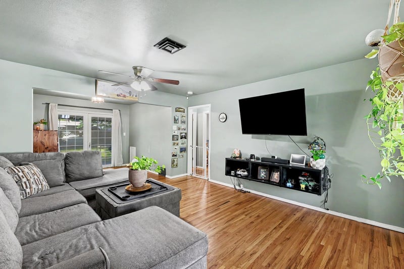 1032 Fabrique , Wichita, KS 67218