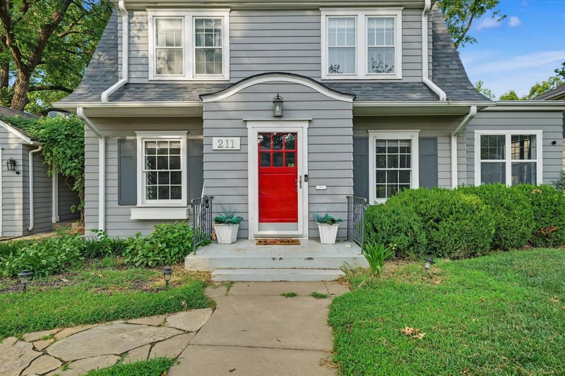 211 Greenway Rd, Salina, KS 67401