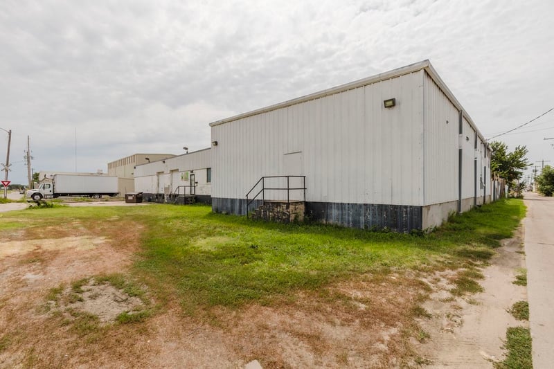 925 19th , Wichita, KS 67214