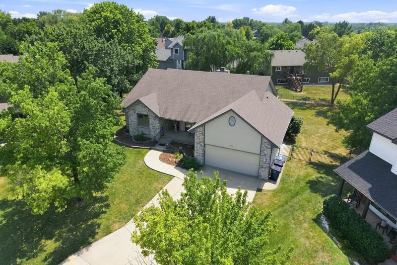 155 Elm Ct, Andover, KS 67002