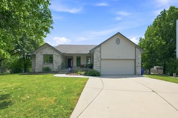155 Elm Ct, Andover, KS 67002