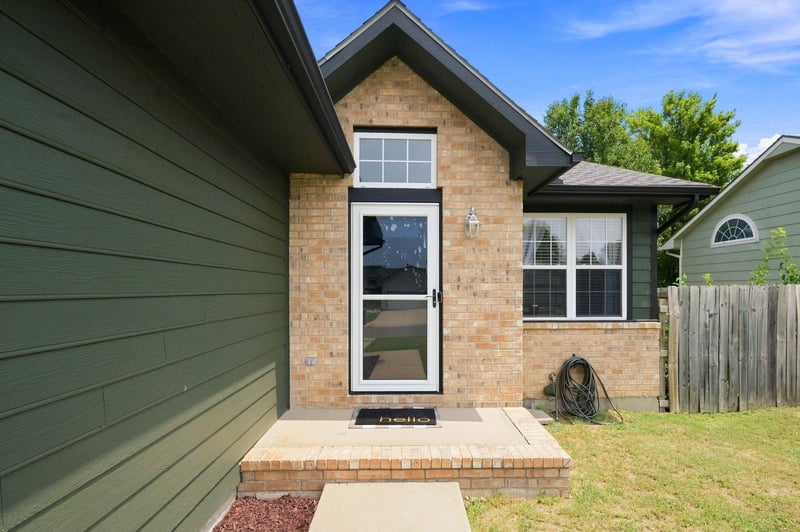 1930 Brandon Cir, Wichita, KS 67207