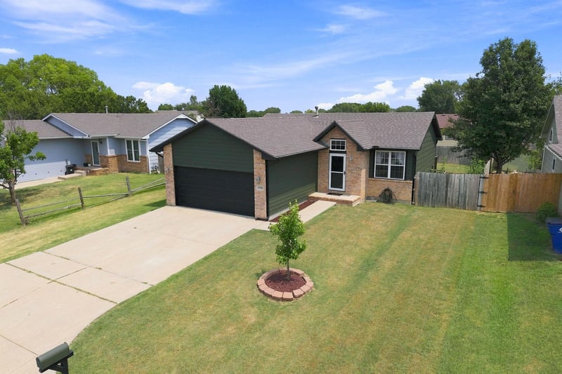 1930 Brandon Cir, Wichita, KS 67207