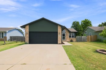 1930 Brandon Cir, Wichita, KS 67207