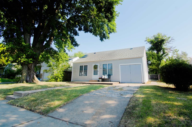 5121 Elm St, Wichita, KS 67208