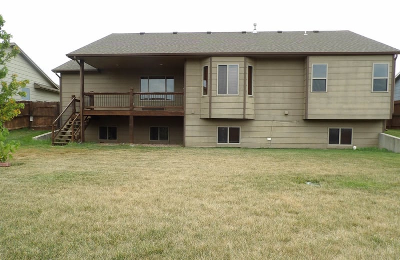 1213 Lake Ridge Dr, Derby, KS 67037