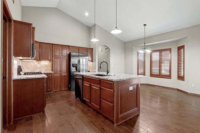 1213 N Lake Ridge Dr, Derby, KS 67037