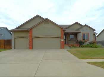 1213 Lake Ridge Dr, Derby, KS 67037