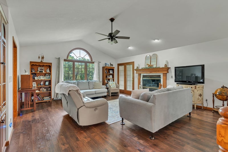 329 Adams , Pretty Prairie, KS 67570