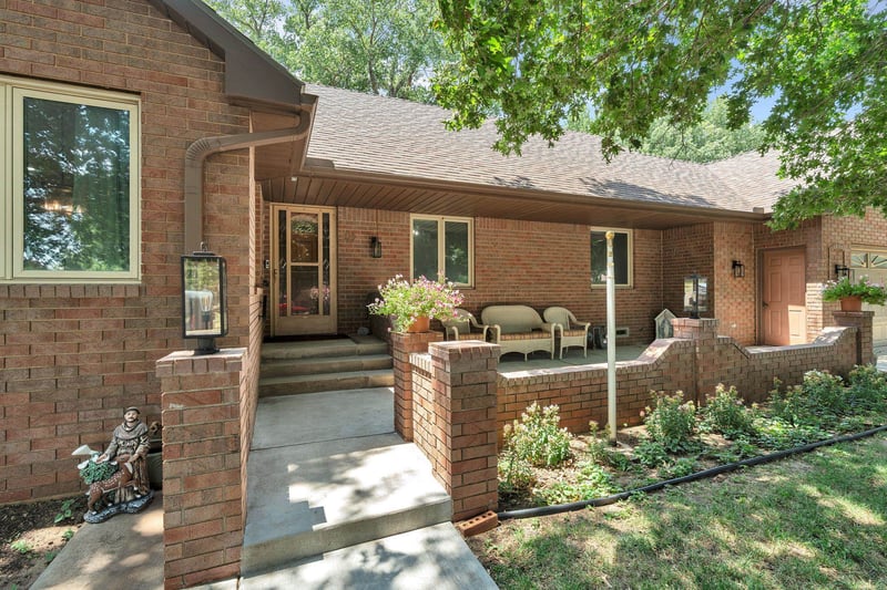 329 Adams , Pretty Prairie, KS 67570