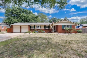 604 Saint James Pl, Wichita, KS 67206