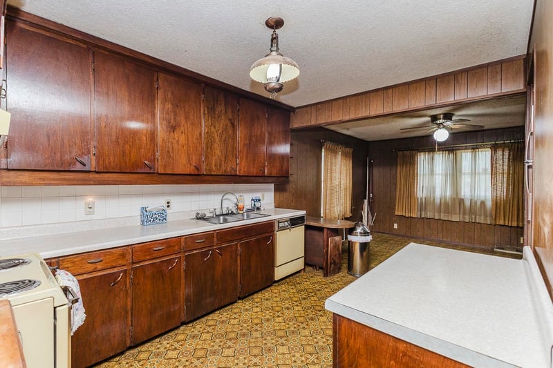 2721 Washington , Wichita, KS 67216
