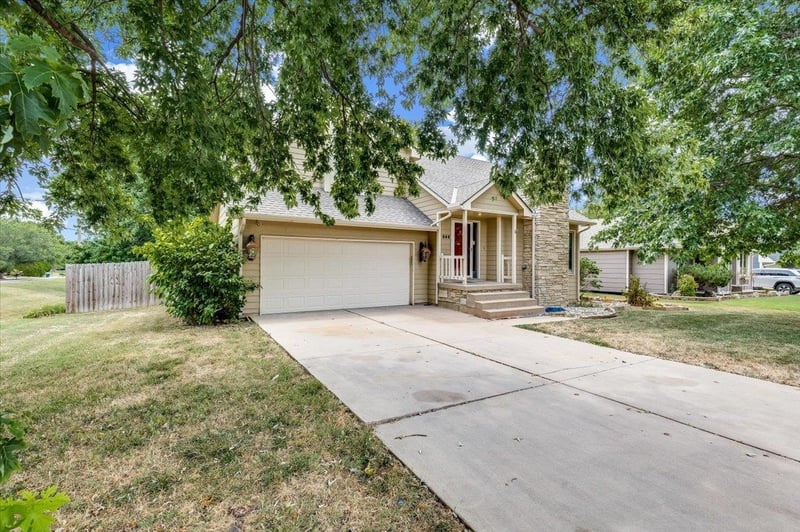 444 Greenvalley Dr, Andover, KS 67002