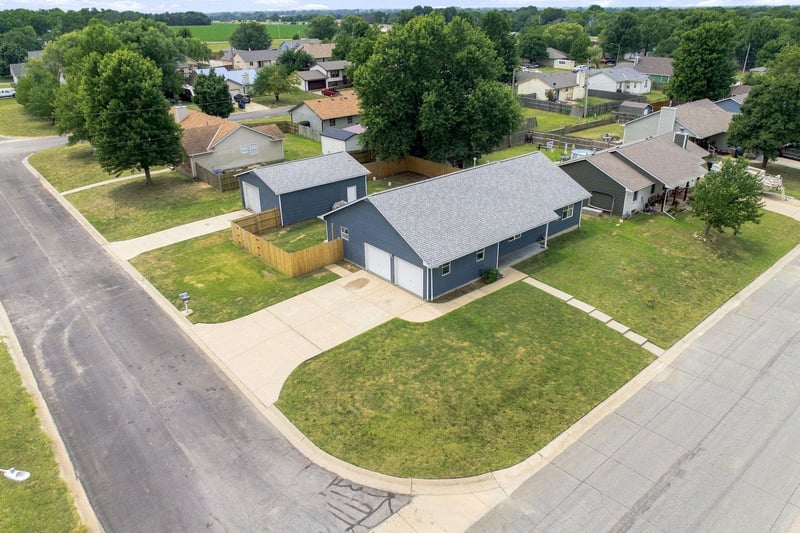 1123 5th St, Douglass, KS 67039-9656