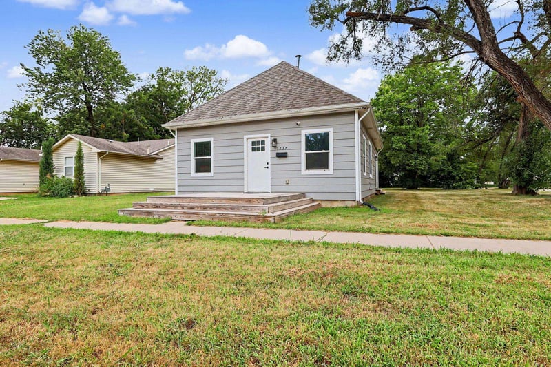 1237 Osage , Augusta, KS 67010
