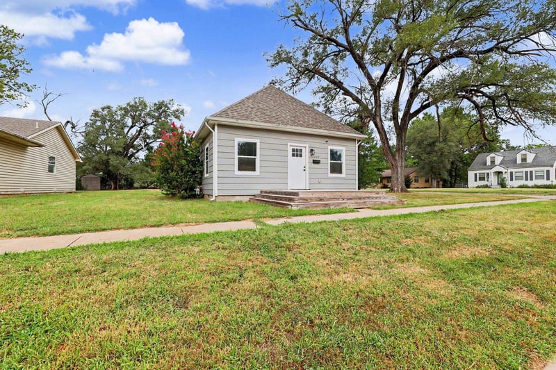 1237 Osage , Augusta, KS 67010