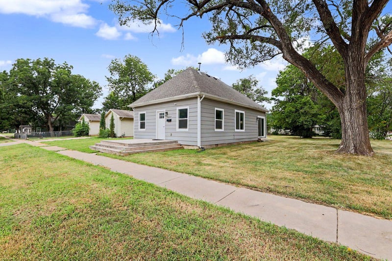 1237 Osage , Augusta, KS 67010