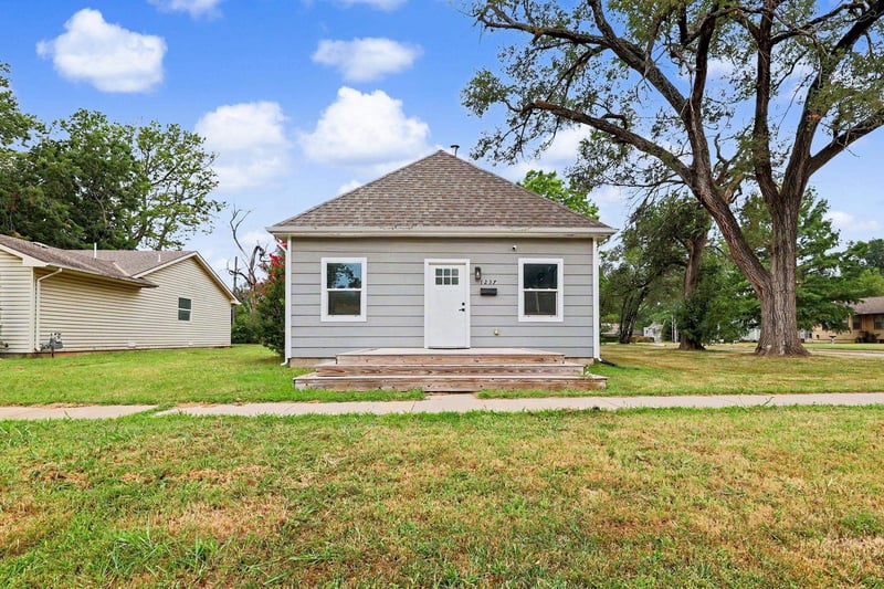 1237 Osage , Augusta, KS 67010