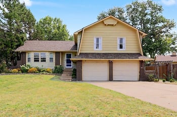 8233 Bluestem Ct, Wichita, KS 67207