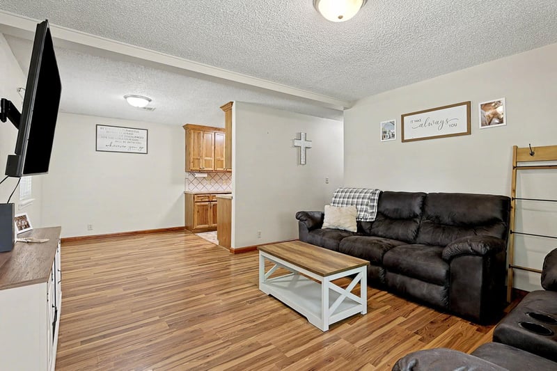219 Random , El Dorado, KS 67042