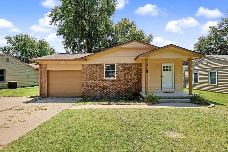 219 Random , El Dorado, KS 67042