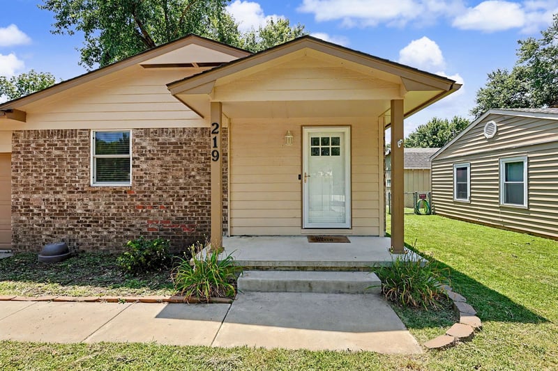 219 Random , El Dorado, KS 67042