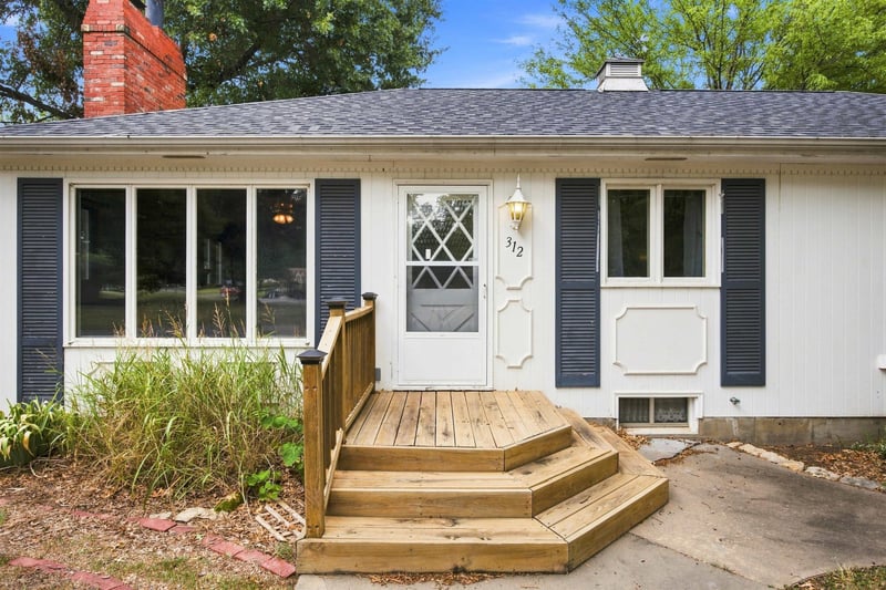 312 Normandy , Newton, KS 67114