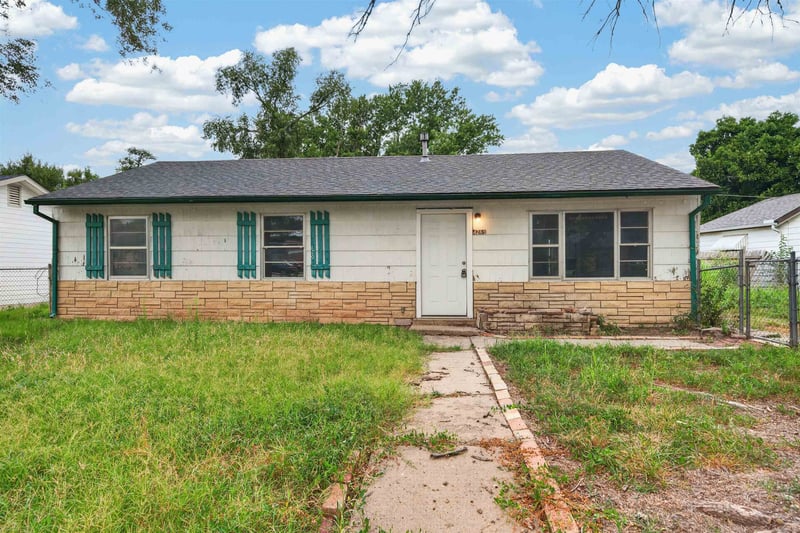 4269 Cumberland St, Wichita, KS 67216