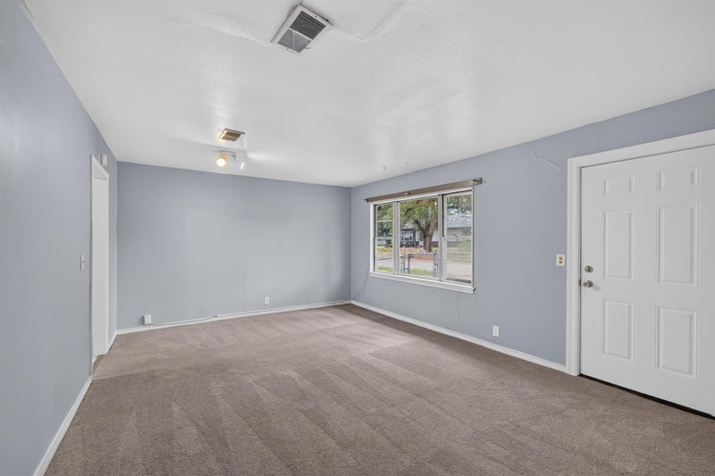4269 Cumberland St, Wichita, KS 67216